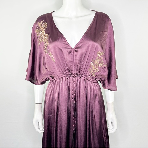 World Market Purple Satin Embroidered Kaftan Maxi Dress Size L/XL Formal Boho - Picture 2 of 9